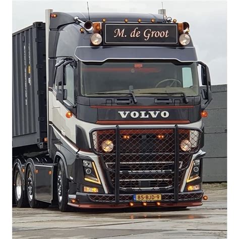 Trux Frontschutzbügel für den Volvo FH4 und FH5 Go in Style nl