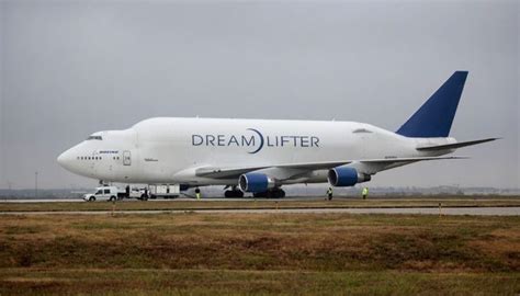 Boeing Dreamlifter | Boeing dreamlifter, Boeing aircraft, Boeing