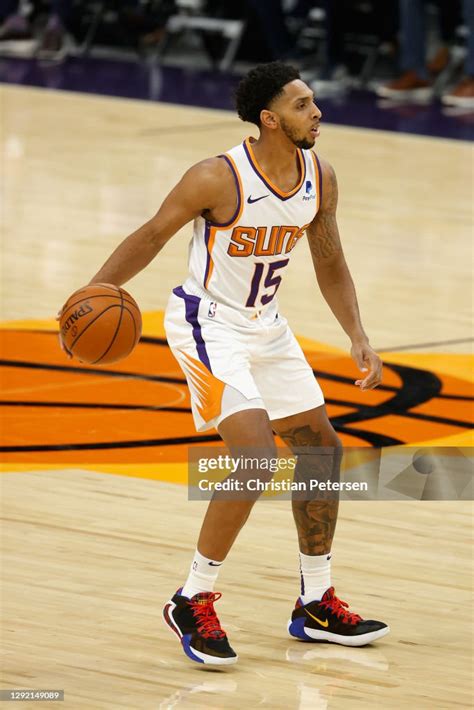 Cameron Payne Of The Phoenix Suns Handles The Ball During The Nba