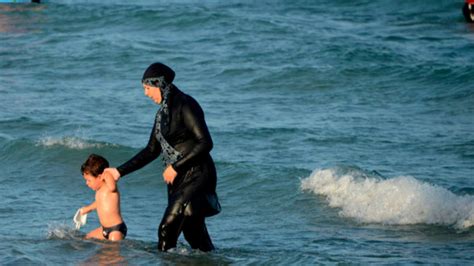 Se Extiende La Prohibici N Del Burkini En Las Playas De Francia Rpp