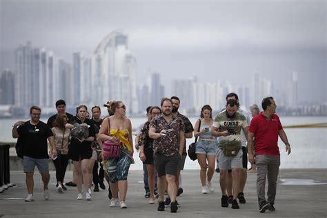 2 500 turistas llegaron a Panamá en buques Norwegian Encore y Viking