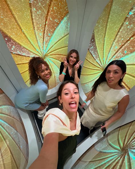 Izzy Rocha | “LIZZIE MCGUIRE YOU ARE AN OUTFIT REPEATER” Yes I wore the