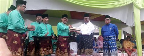 Pembukaan Pawai Ta Aruf Mtq Tingkat Provinsi Ke Kuansing Tampilkan