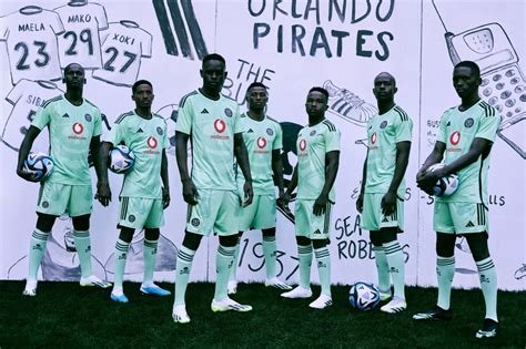 Orlando Pirates Découvrez le maillot complétement fou du club Sud