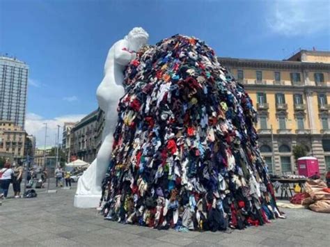 La Venus De Los Harapos De Michelangelo Pistoletto Montada En N Poles