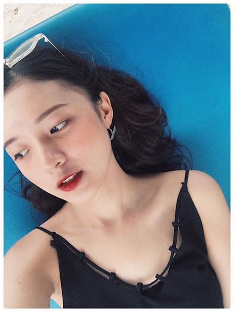 Hot girl báo chí dẫn nhiều chương trình của VTV đang làm chao đảo cộng đồng mạng