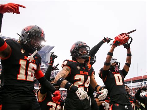 Oregon State football live updates: No. 15 Beavers beat No. 18 UCLA ...