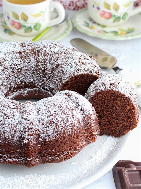 Ciambella Al Cioccolato Fondente Con Zucchero Di Cocco