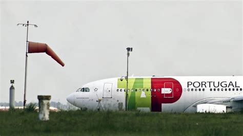 Avi Es Em Terra No Aeroporto De Lisboa Devido A Avaria No Sistema De