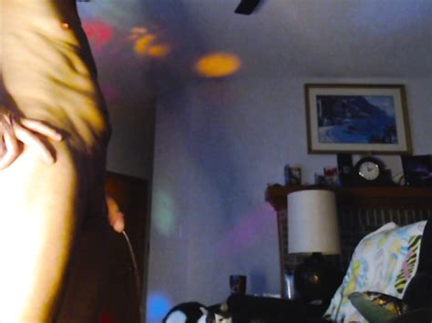 Loganhuge Chaturbate Naked Squirting Dripping Dick Pee Peeing Fetish Show
