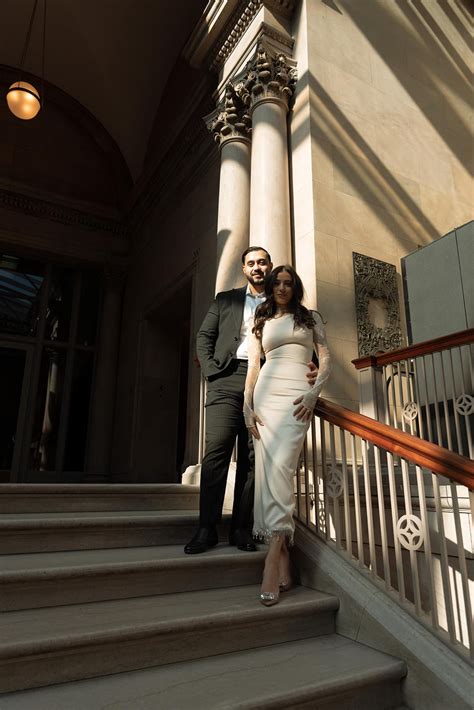 Art Institute of Chicago Engagement Session - Anissa D. Photography