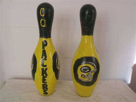 Front And Side Of Green Bay Packer Bowling Pin Bowling Pins Green