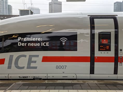 Premierenfahrt Des ICE 3neo Zenti Im Zug