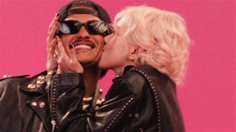 Rosé Y Bruno Mars Rockean En Su Espectacular Y Divertido Dueto En Apt