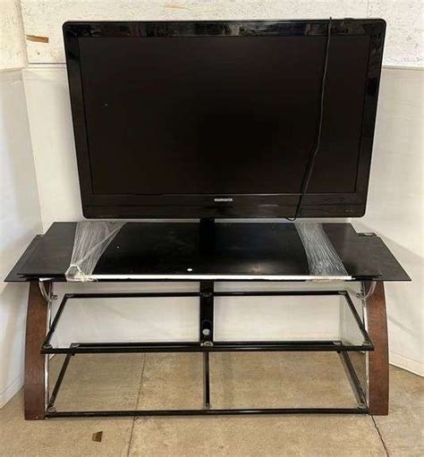 Magnavox Flat Screen Tv With 3 Tier Glass Shelf Tv Stand Tv 42 Stand 53w Albrecht