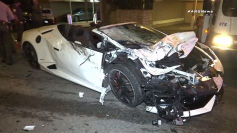 Lamborghini Huracan Crashed and Abandoned in West Hollywood - 6SpeedOnline