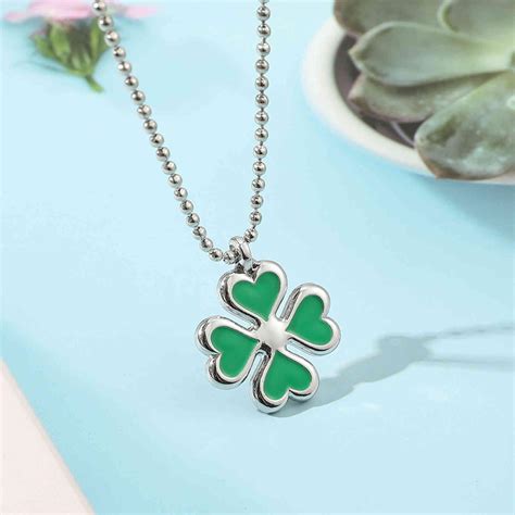 Luxury Anime Tokyo Revengers Hinata Tachibana Necklace Four Leaf Clover