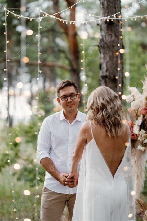 Fundo Cerimônia De Casamento Do Casamento De Um Rapaz E Uma Moça Contra