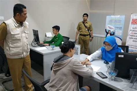 Pj Bupati Tangerang Tinjau Gerai Pelayanan Publik Bantensatu