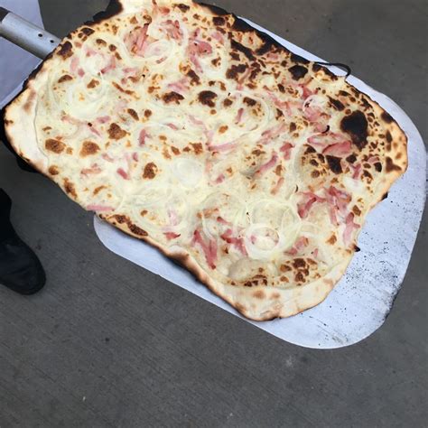 La tarte flambée la traditionnelle recette de flammekueche par un