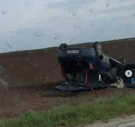 TEŠKA SAOBRAĆAJNA NEZGODA U DOROSLOVU Auto se isprevrtao i završio u