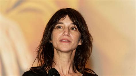 Mort De Jane Birkin Charlotte Gainsbourg Prend La Parole Suite Au