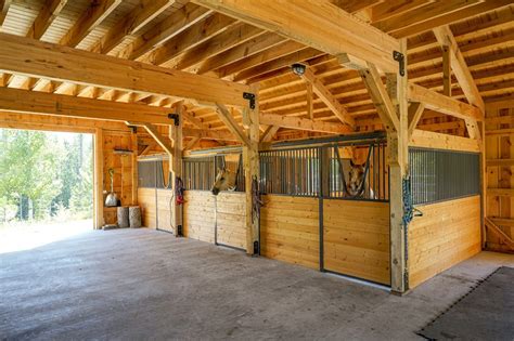 Timberlyne Rocky Mountain Horse Barn