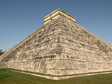 The sacred sound of Chichen Itza pyramid - Tripping with O'Balaj and his friends around the world