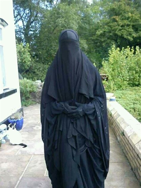 Pin By Nasreenraj On Niqabisss Niqab Muslim Women Hijab Burqa