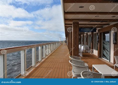 Bateau De Croisi Re Norv Gien De Bonheur Photo Stock Image Du