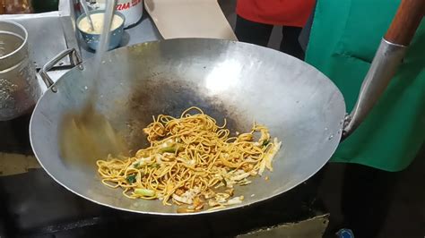 Noodle Street Food Indonesia Mie Goreng Tektek Yang Terenak Di Pinggir