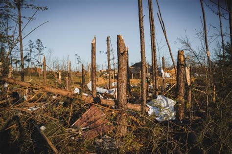 Deadly tornado outbreak causes damage across Tennessee | WPLN News