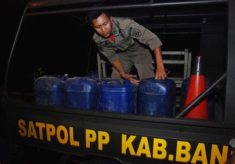 Bootleg Liquor Kills More Than 50 Indonesians In April Daily Sabah