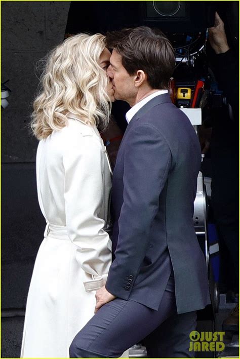 Tom Cruise & Vanessa Kirby Share On-Set Kiss for 'Mission: Impossible 6 ...