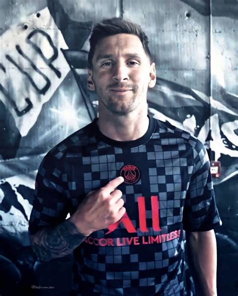 💎 𝗠 𝗘 𝗦 𝗦 𝗜 𝗔 𝗡 💎 on Instagram: “📸| Lionel Messi in PSG's New Third Kit ...