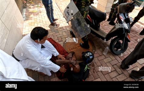 An Anti Government Sri Lankan Monk Who Got Injured After Being Attacked