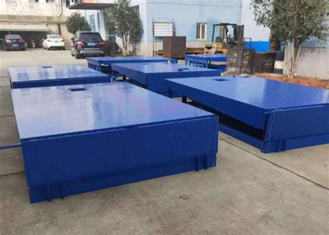 Truck Hydraulic Loading Dock Levelers 8 Ton With Hinged 400mm Dock Lip