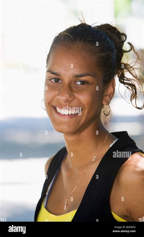 Aboriginal Woman Australia Hi Res Stock Photography And Images Alamy