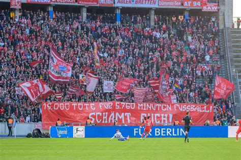 Bundesliga Borussia Dortmund Besiegt Vfl Bochum Fc Bayern M Nchen