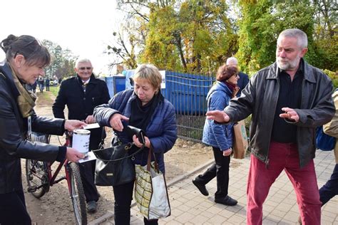 Rekordowy Wynik Kwesty Na Stary Cmentarz Na Piaskach W Tarnobrzegu