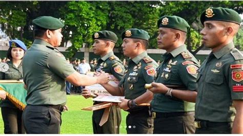 Berhasil Tangkap 4 Tokoh Kkb Papua Prajurit Kostrad Dapat Penghargaan