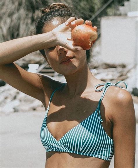 9 Hot Sexy Luisa Lion Bikini Pics