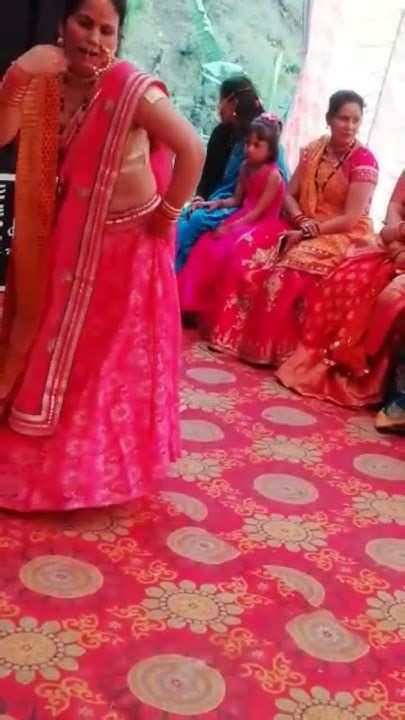 👌👌👌👌mausi Ka Sundar Dance 💗 Viral Dance Mast Viraldance Pahari 🙏🙏