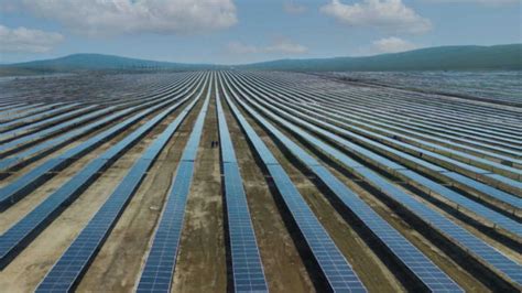 Masdar And Pln To Develop World S Largest Floating Solar Plant In