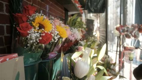 Bronx Flower Thief Steals Bouquet Of Roses Threatens Store Employee