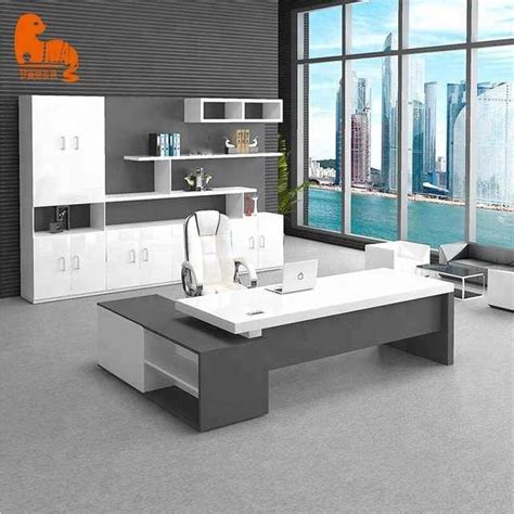 Modern Office Table, Office Interior Design Modern, Office Table Design, Modern Office Interiors ...