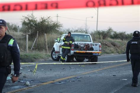 Accidente En Romita Choque Entre Camioneta De Personal Y Camión De Carga Deja Dos Muertos Y