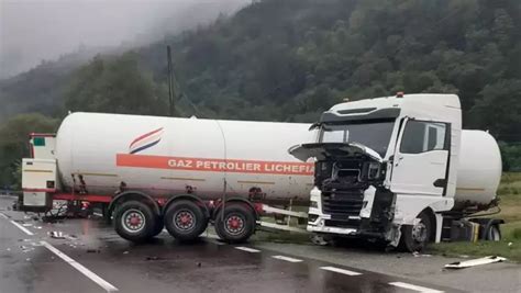 Video Imagini Cumplite De La Accidentul N Care O Cistern I Un Camion