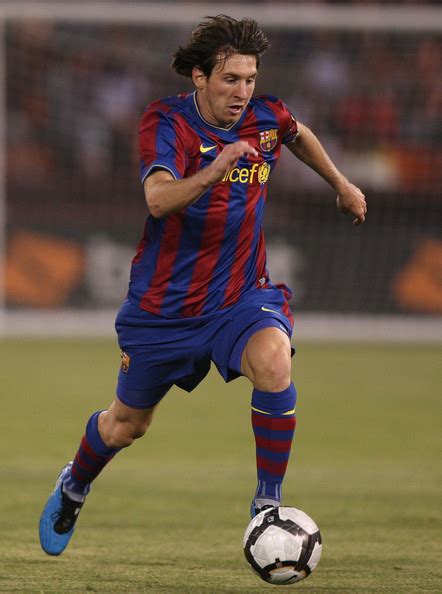 Pictures Lionel Messi Fc Barcelona V Chivas