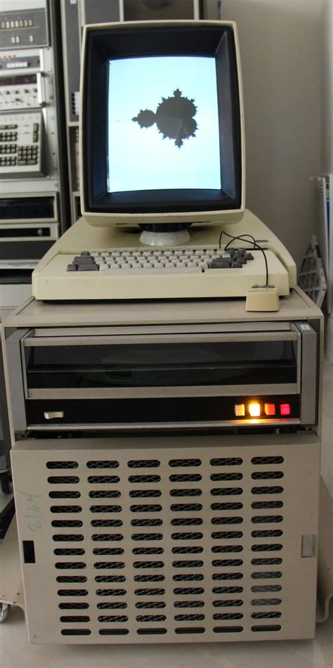 Revisiting Apple’s ill-fated Lisa computer, 40 years on | Ars Technica